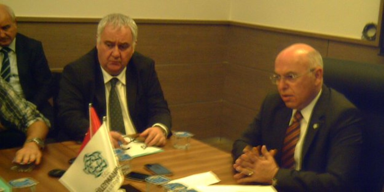 CHP’Lİ BAŞKANDAN GENÇLERE VE KADINA YÖNELİK HİZMET