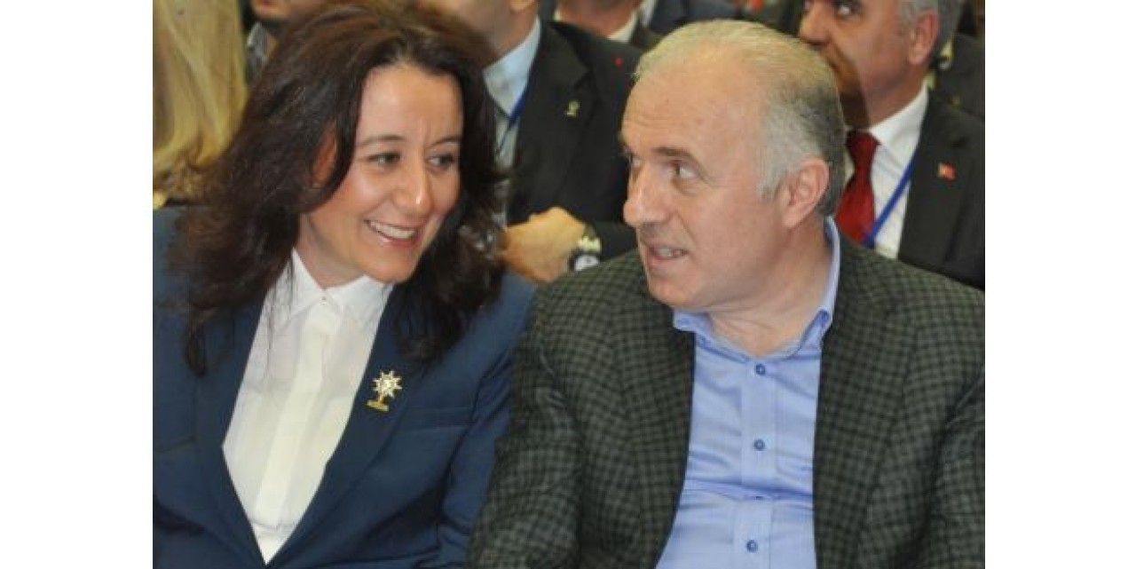 DEMİRAL RAKİBİNİ SANDIĞA GÖMDÜ