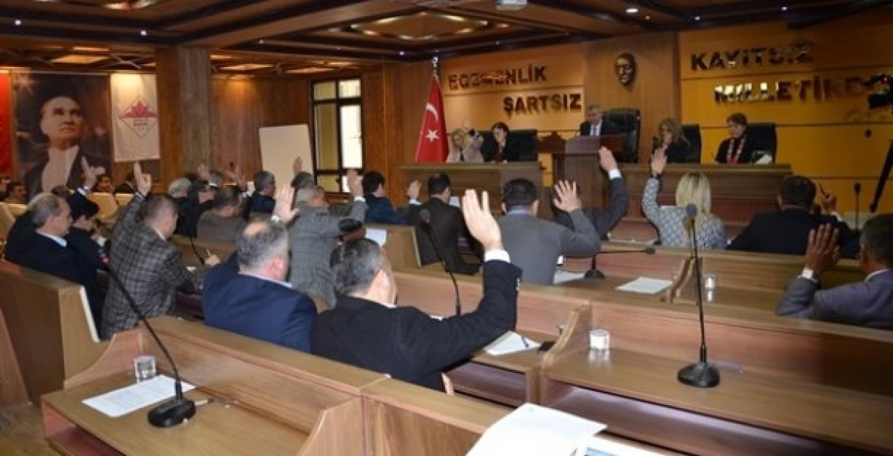 Kılıçlar çekildi bu bir düello!