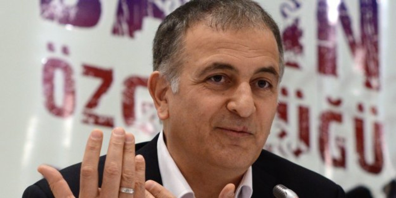 Eli kalemli IŞİD militanı gibiler