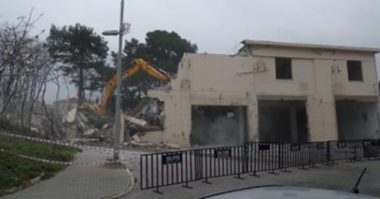 Selimpaşa’daki Belediye Salonu Yıkıldı