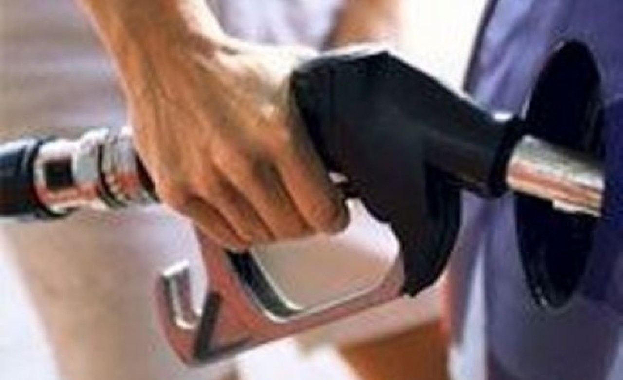 Benzine büyük zam !