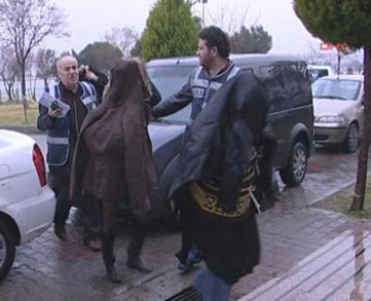 Masaj salonuna 'mutlu son' baskını