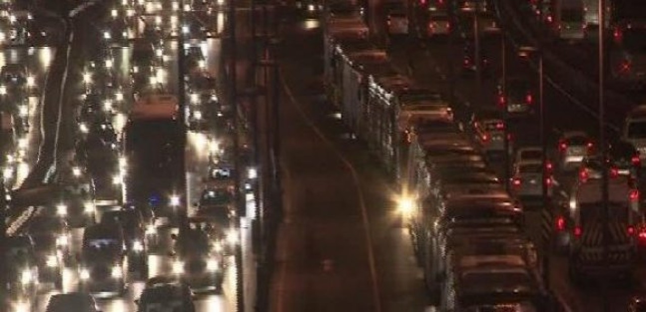 İstanbul'da yine metrobüs çilesi