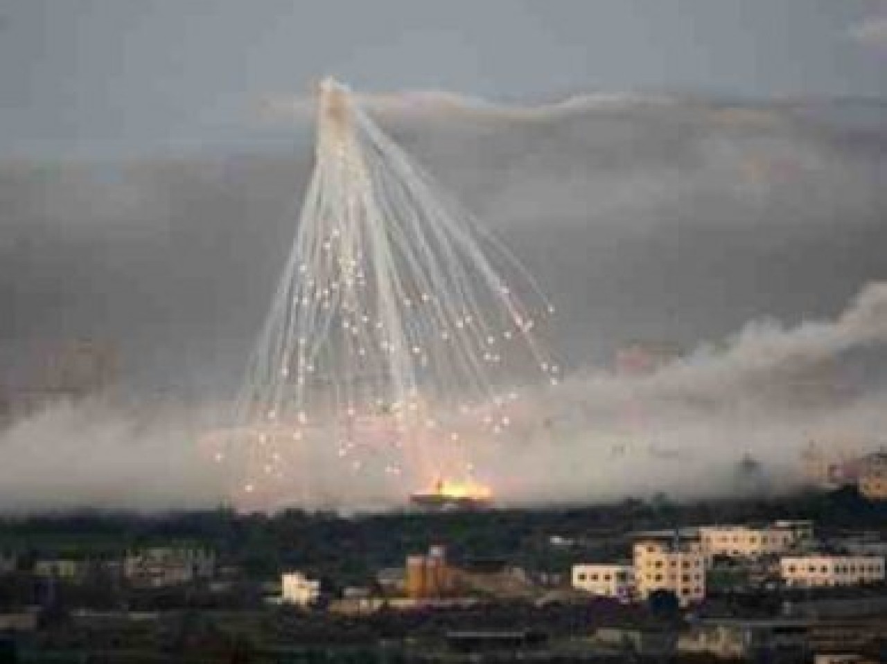 İsrail uçakları Gazze'ye saldırdı