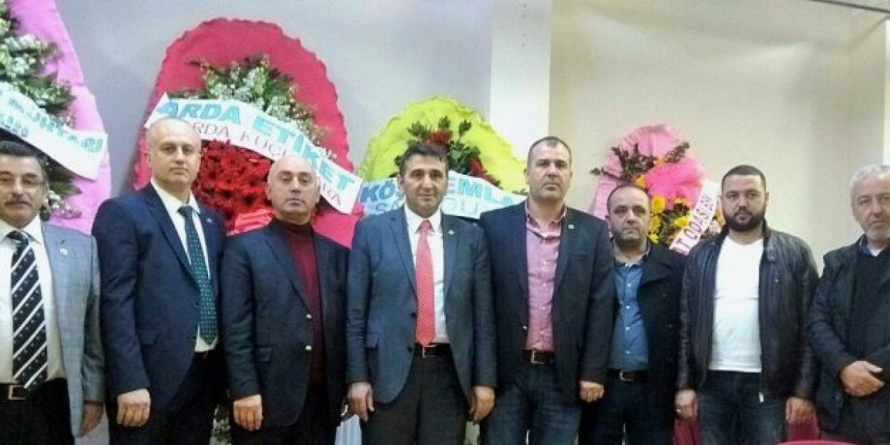 Çiftçiler üzerinde oyunlar oynanıyor