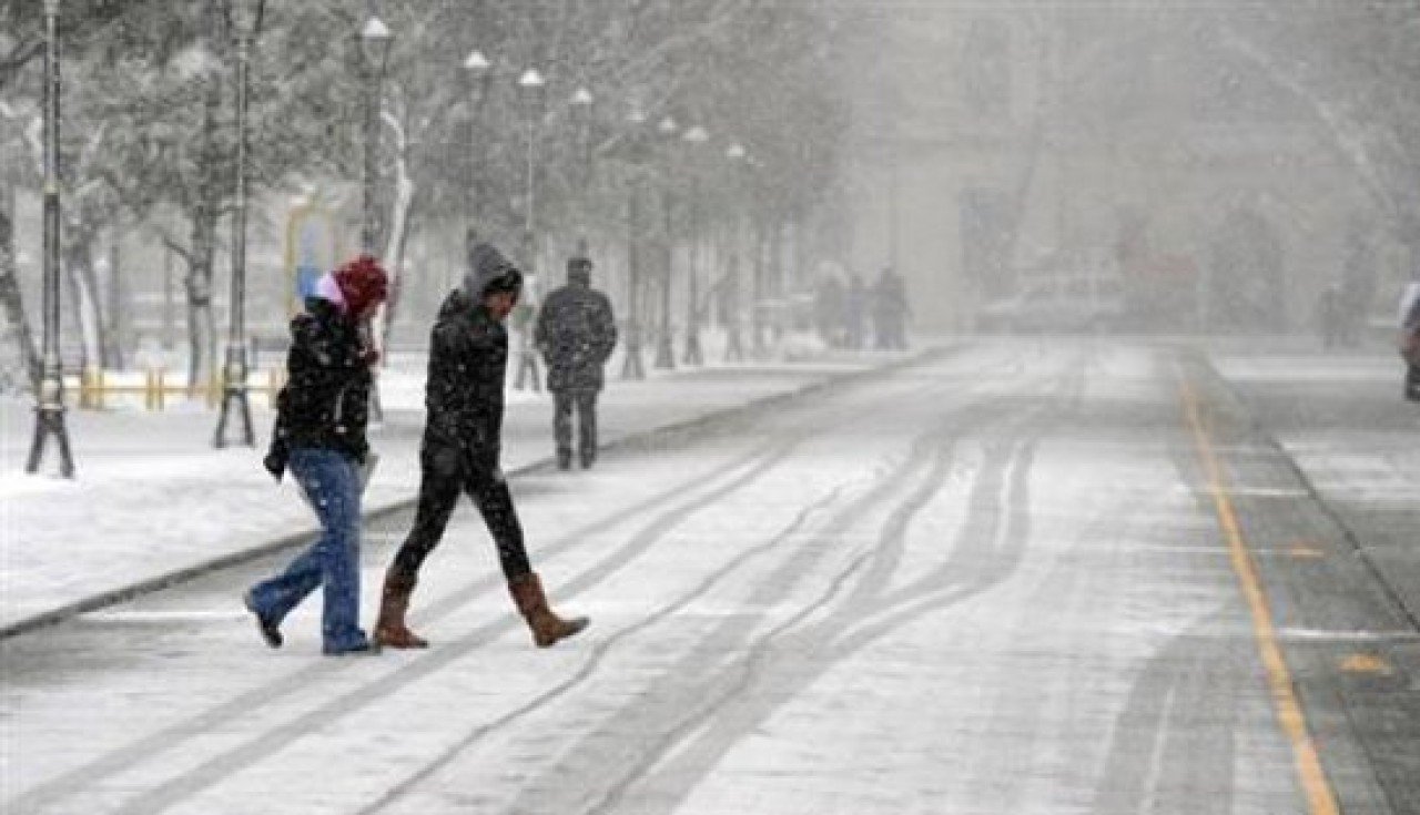 İstanbul'da tipi; göz gözü görmüyor