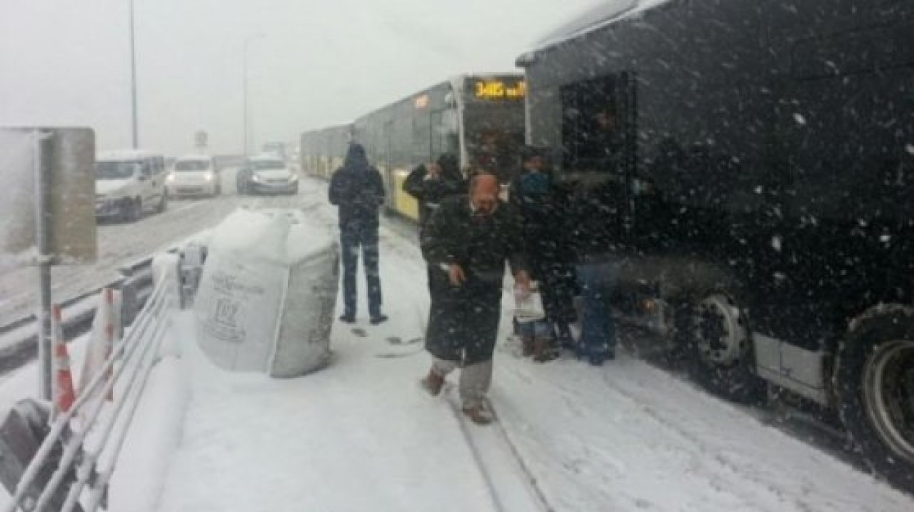 Metrobüs Seferleri Durdu