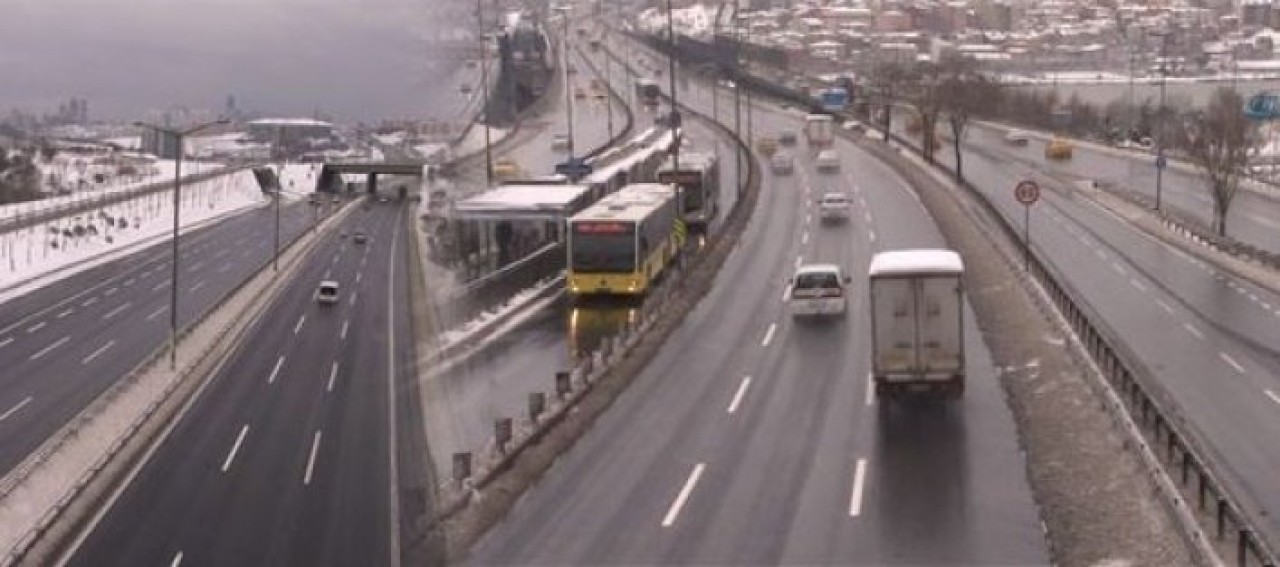 İstanbul'da yollar boş kaldı!