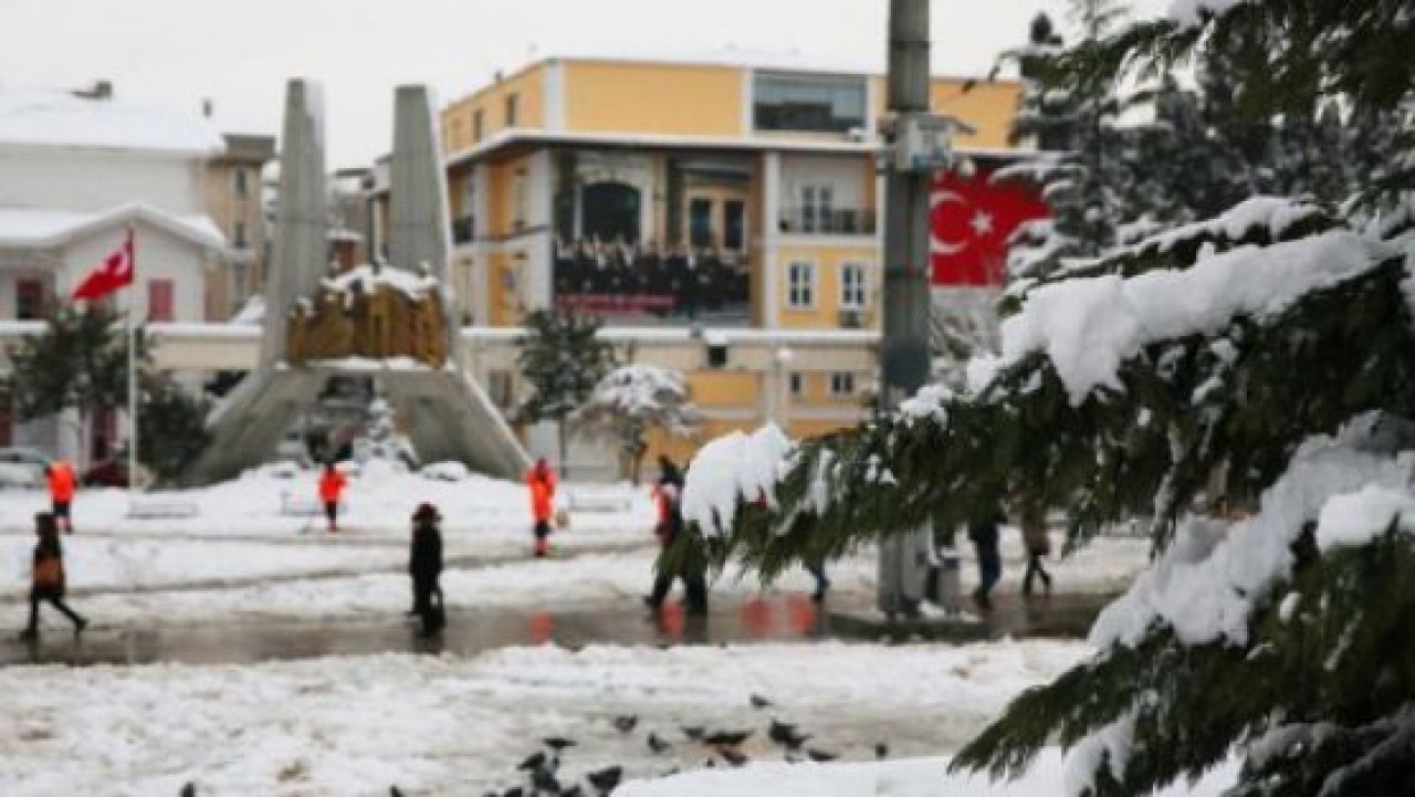 Bakırköy karla mücadelede sınıfı geçti