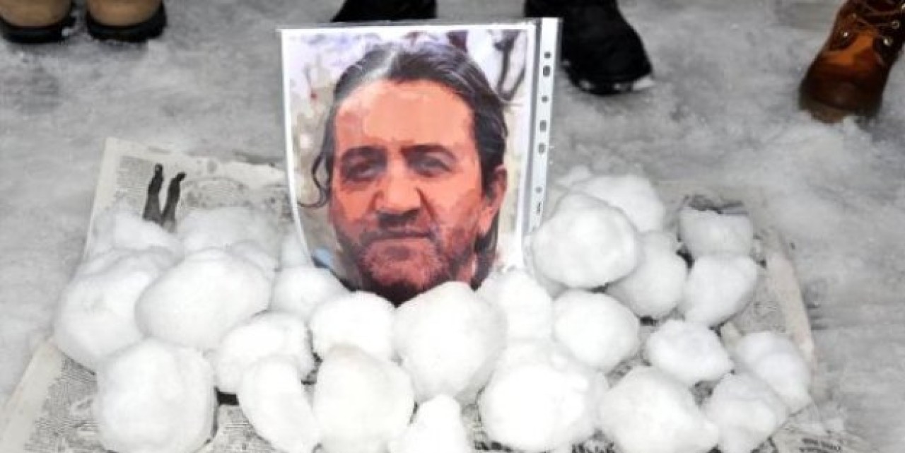 Gazeteci Nuh Köklü'ye Kartoplu Saygı Duruşu