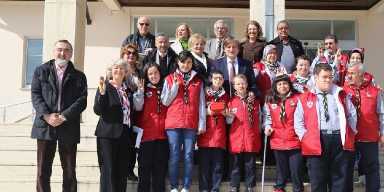 “Gökkuşağı İzci Kulübü'nü takdir ediyorum”