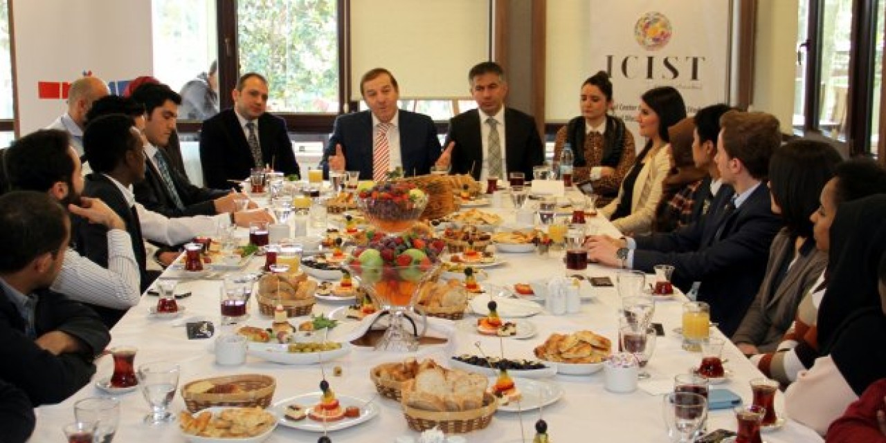 Yabancı Öğrenciler Başkan Kadıoğlu ile İstişare Etti