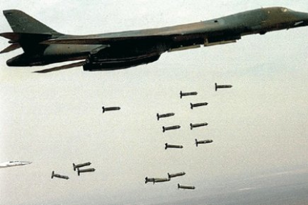 NATO Libya'yı vurabilir