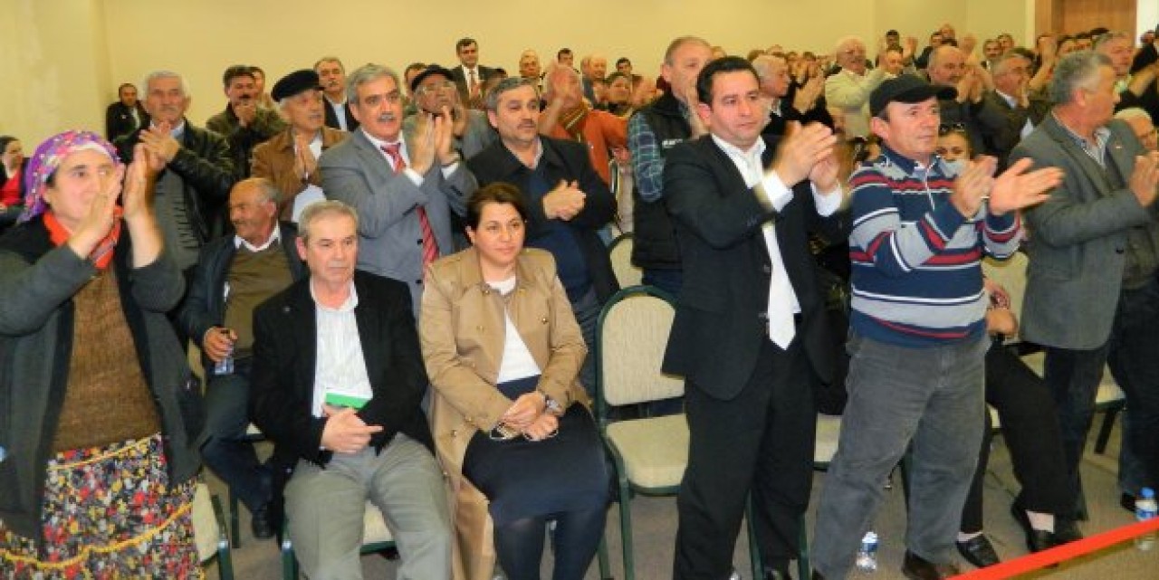 Siyasiler tartıştı vatandaş yuhaladı