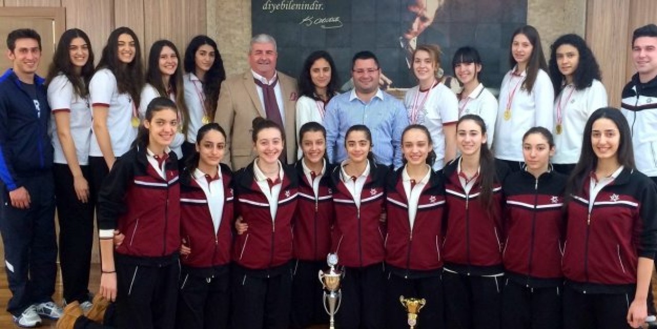 Ligin Yeni Yıldızı; Mektebim Koleji…