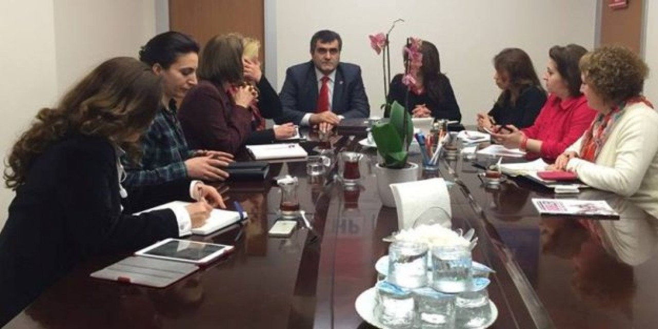 Kadınlardan destek istedi