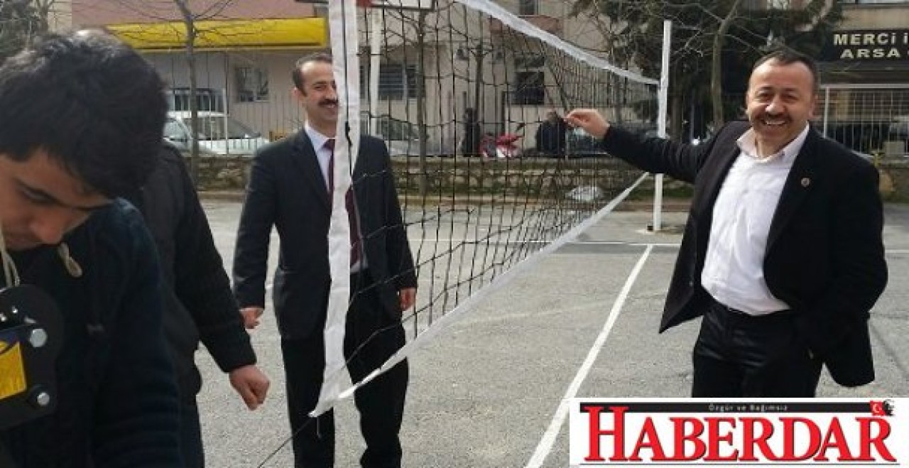 Okullara Ensar eli değdi