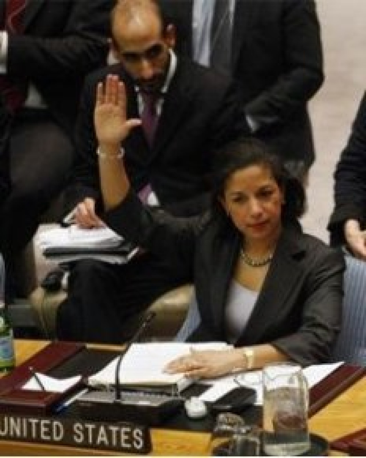 BM Güvenlik Konseyi'nden Kaddafi rejimine yaptırım darbesi