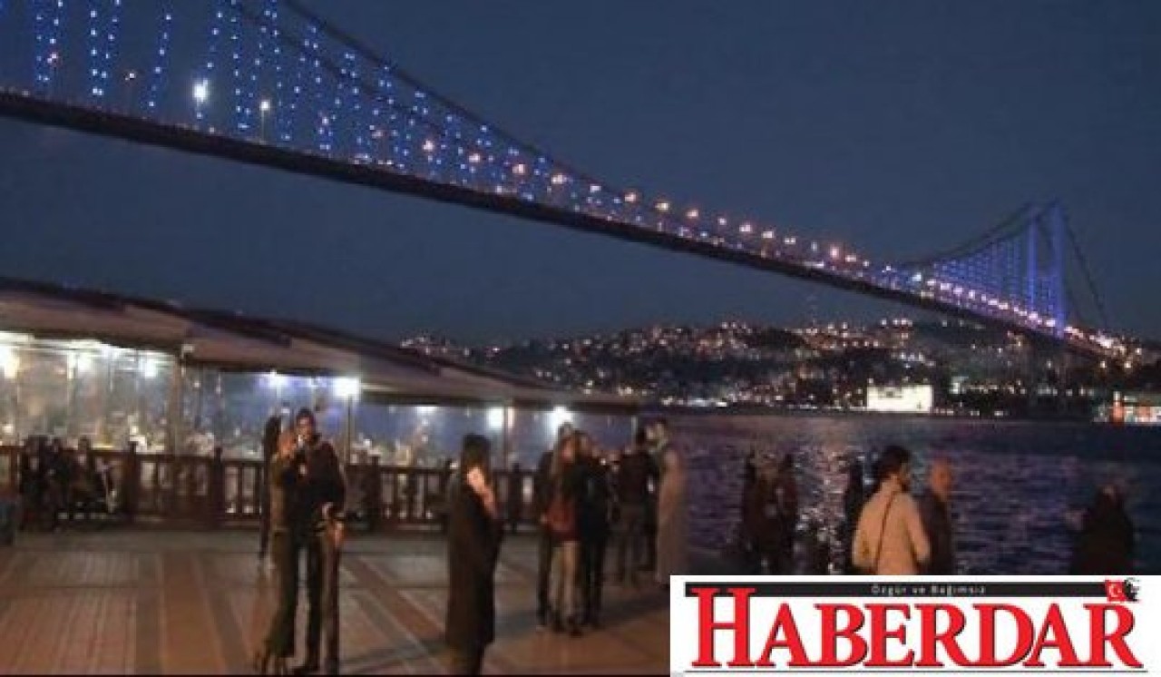İstanbulda ışıklar mavi yandı