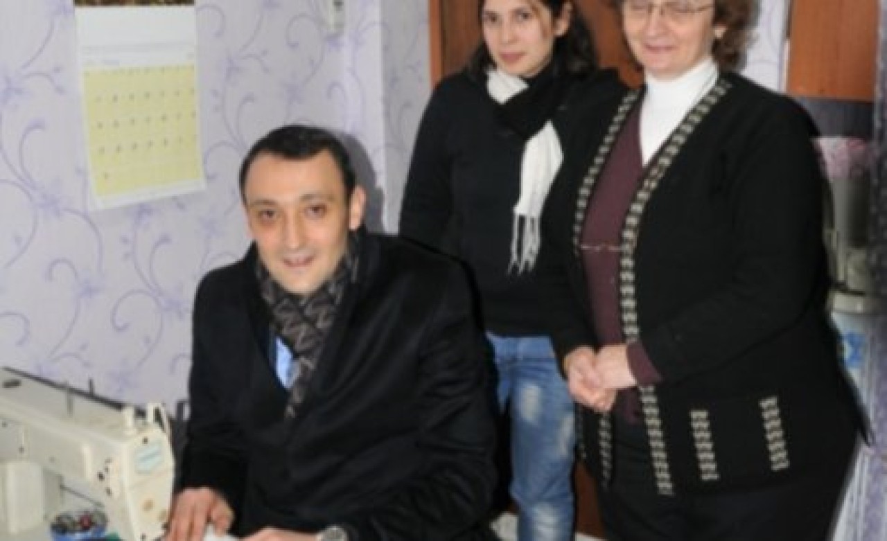 AK Parti Avcılar esnafın yanında!