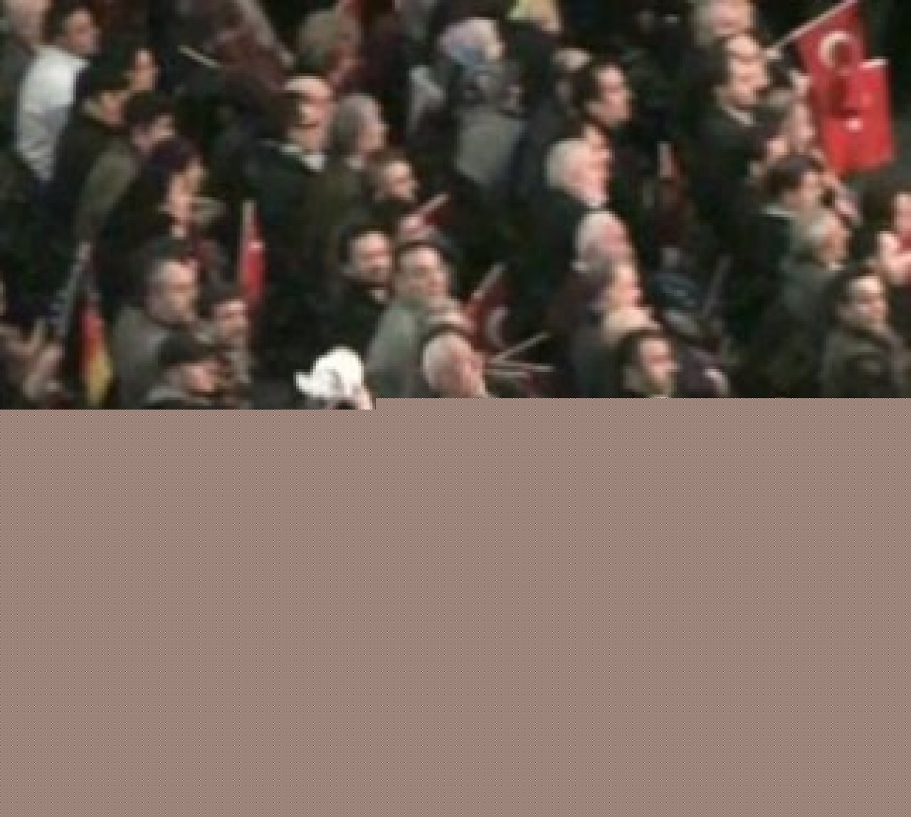 Erdoğan'a çarşaflı protesto