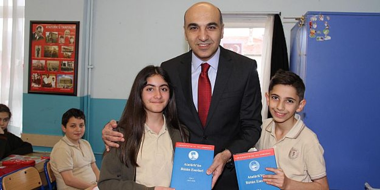 Bakırköy Belediyesinden 23 Nisan hediyesi