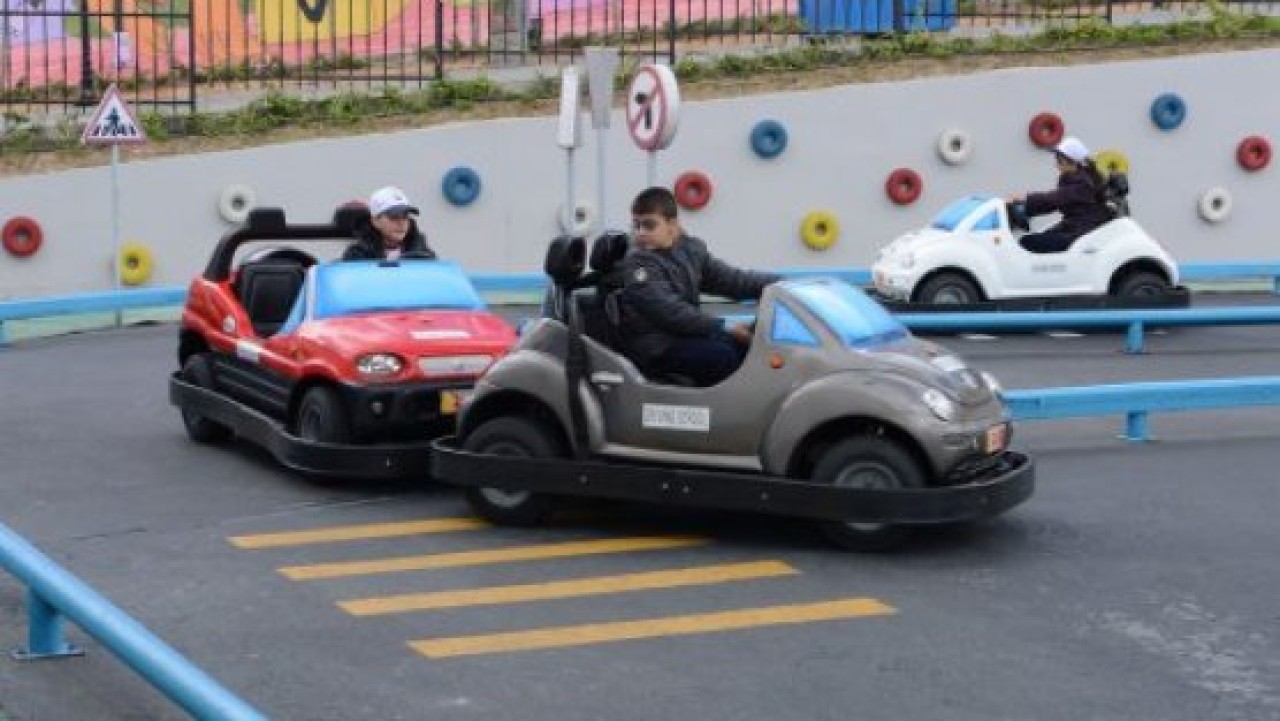 Kardeş belediyelerin çocukları eğlendi