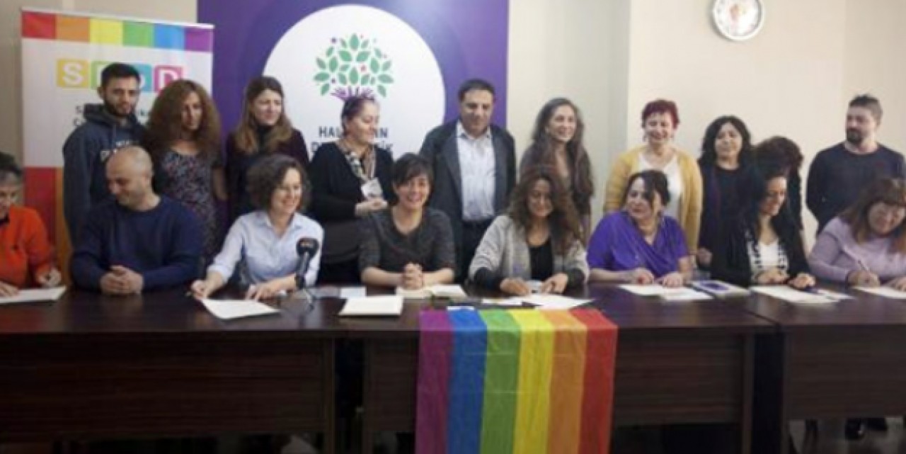 HDP İstanbul Adayları Lgbti Hakları Sözleşmesine İmza Attı