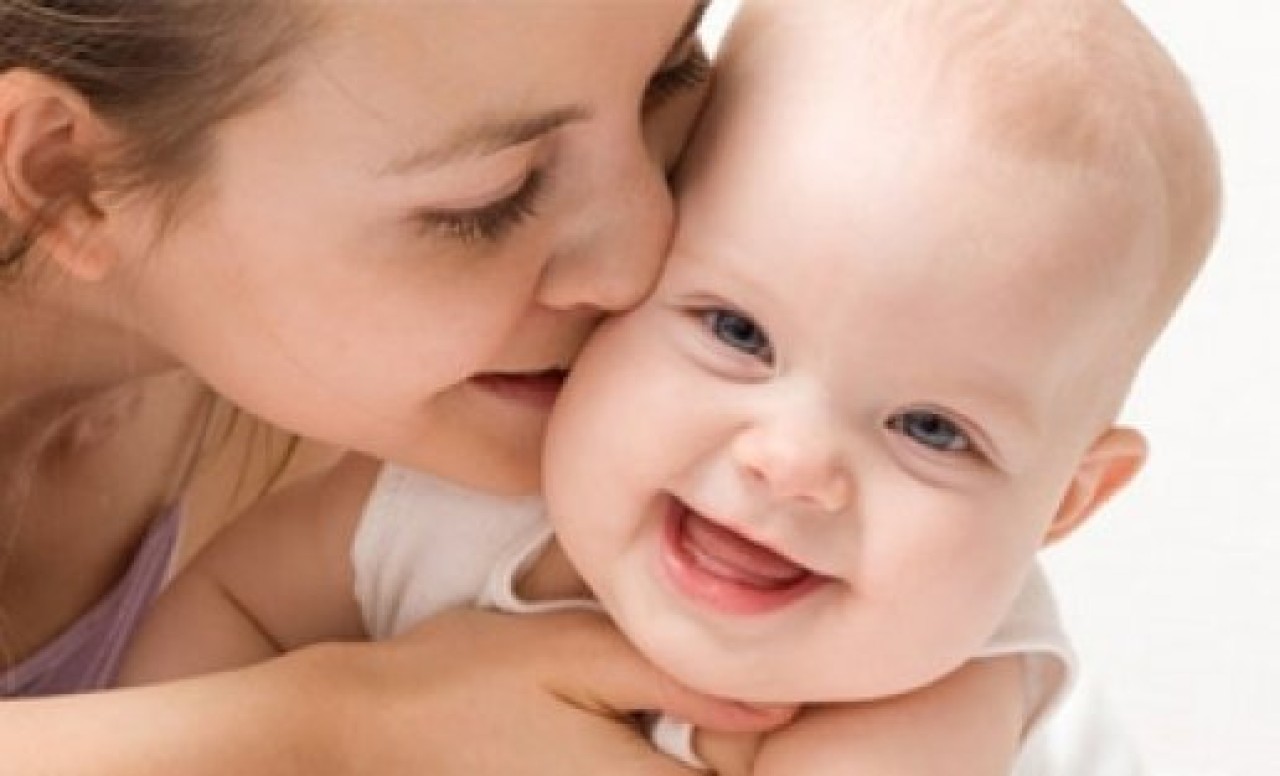 3 çocuğu olan anneye 1.300 lira destek