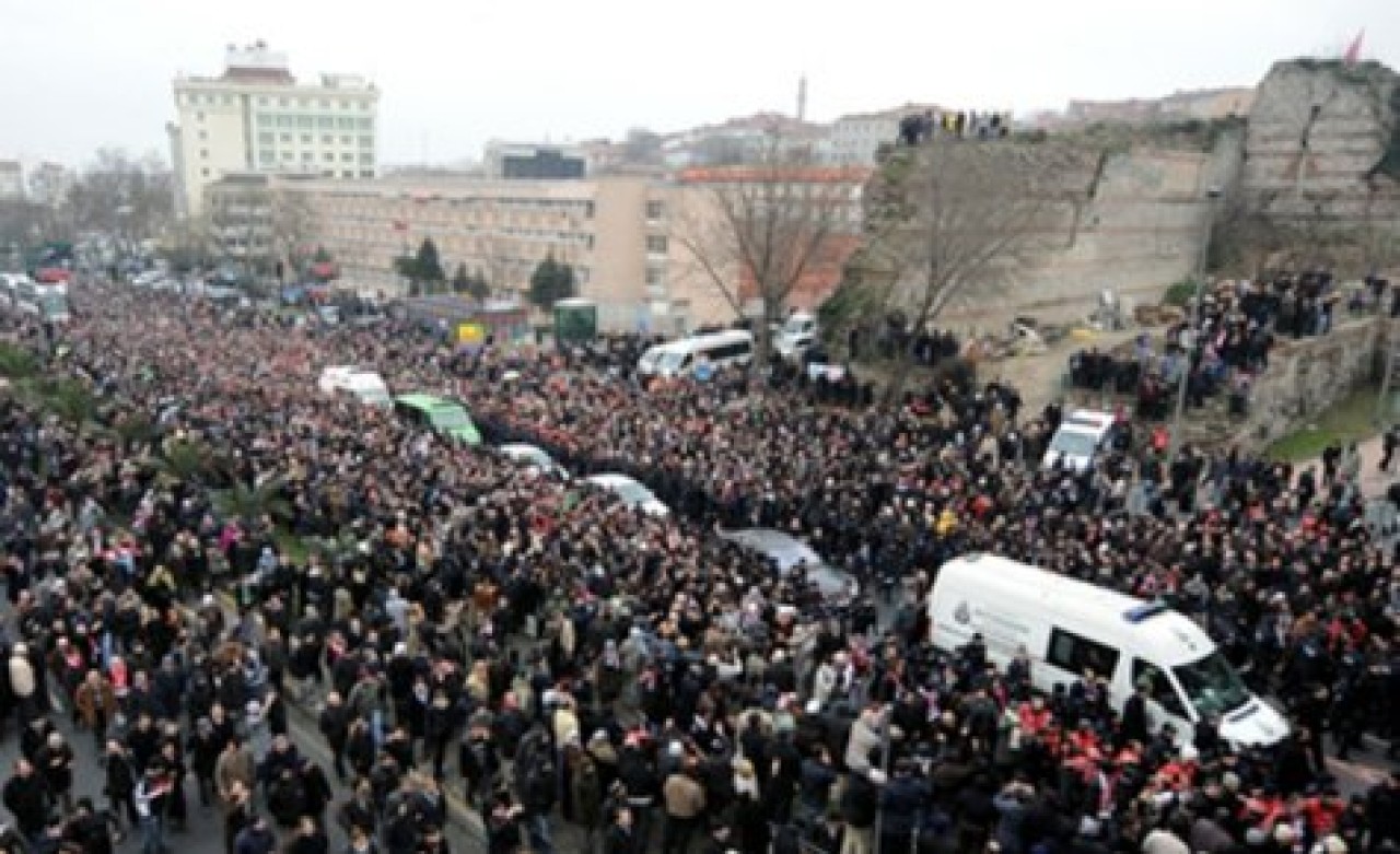 Erbakan son yolculuğuna uğurlandı