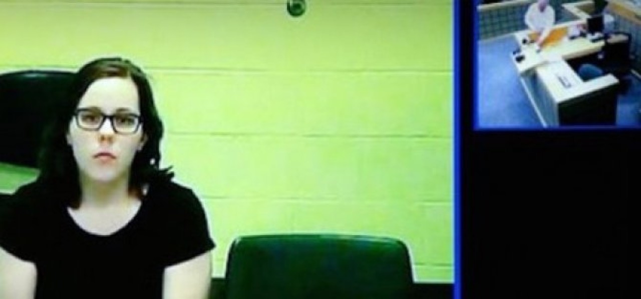 Bebeğini öldürüp çekmeceye sakladı