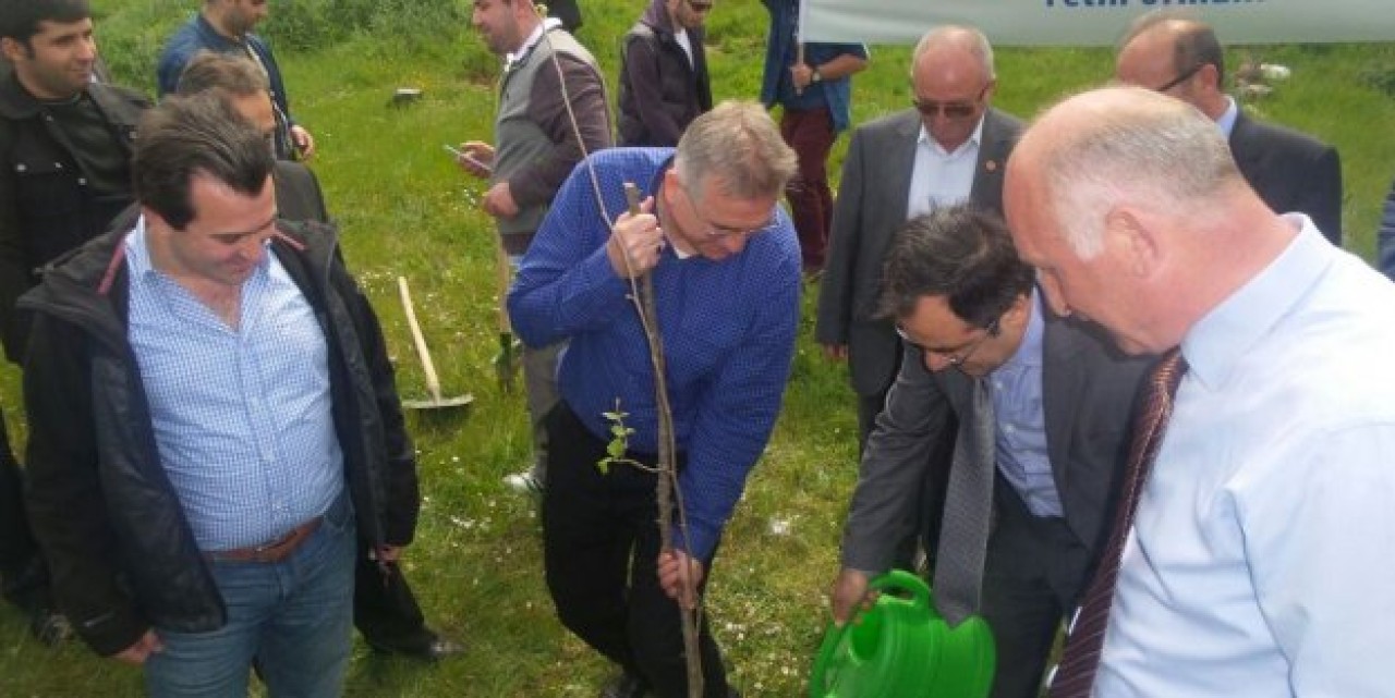 ÜNİVERSİTEDEN ELBASAN’A 562 FİDAN