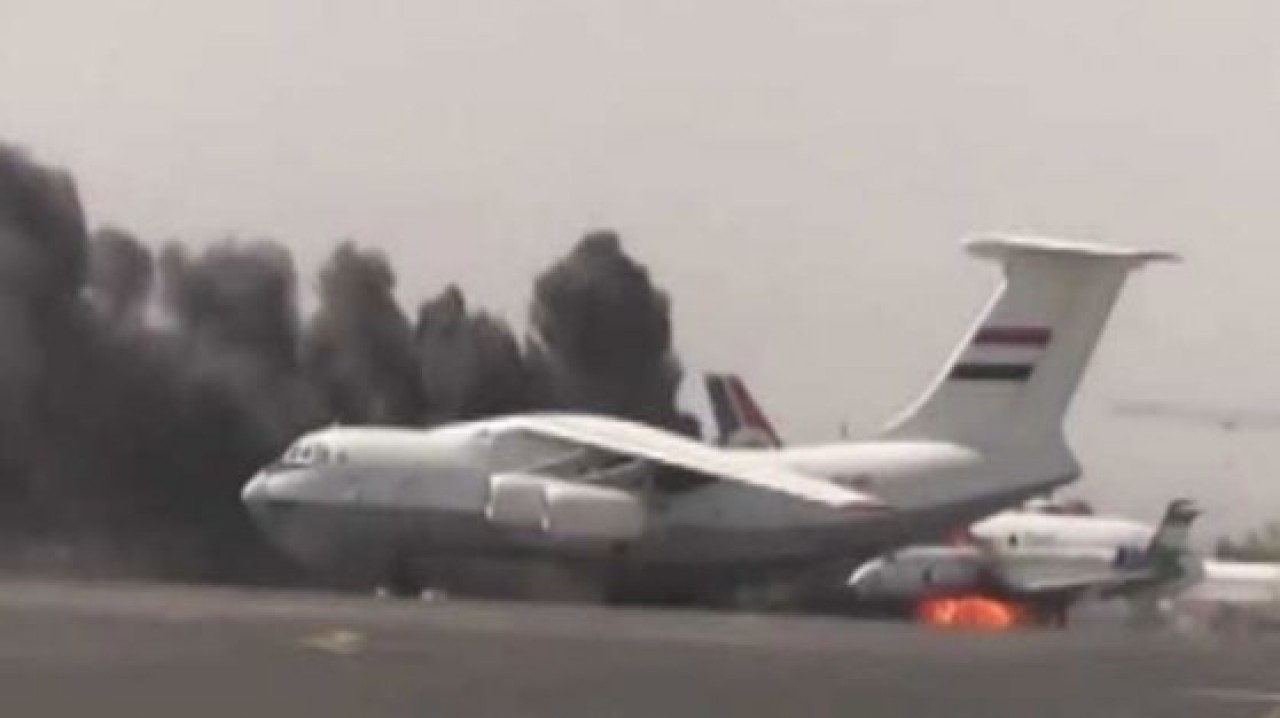 Suudi savaş uçakları Sanaa Havaalanını bombaladı