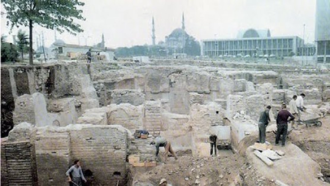 İBB 1500 yıllık tarihe tuvalet yaptırıyor