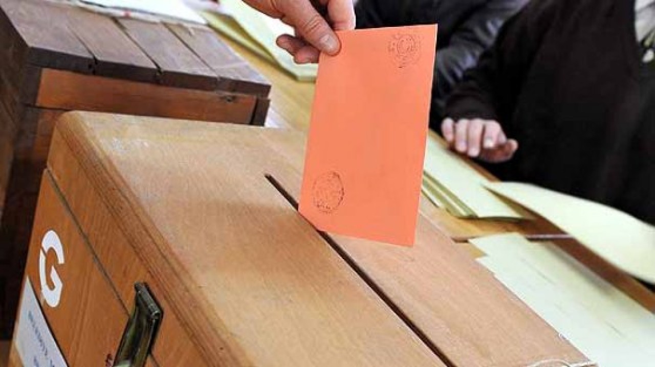 AK Partide 800 bin görevli