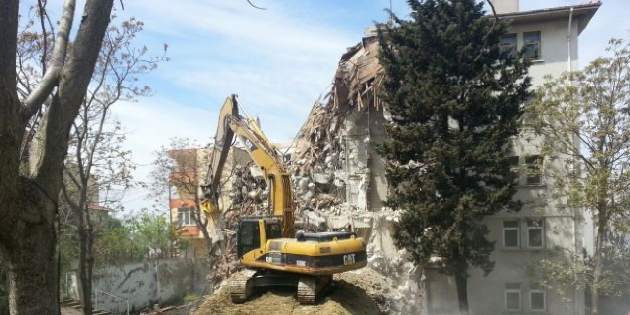 İBB SİLİVRİ’DE SAĞLIK OCAĞINI YIKTI!