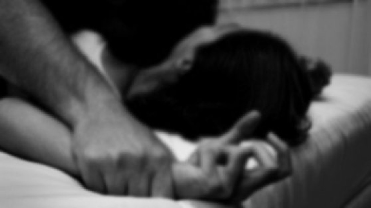 Komada tecavüze uğradı, hamile kaldı