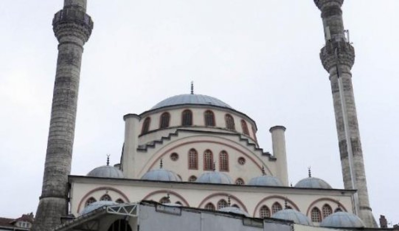 Depremde Hasar Gören Cami 16 Yıl Sonra Yenilenecek