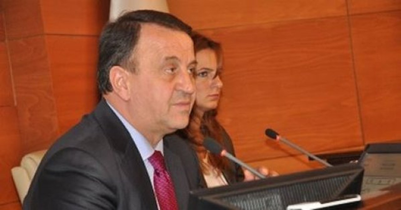 Işıklar:O vazo da, ben çömlek miyim?