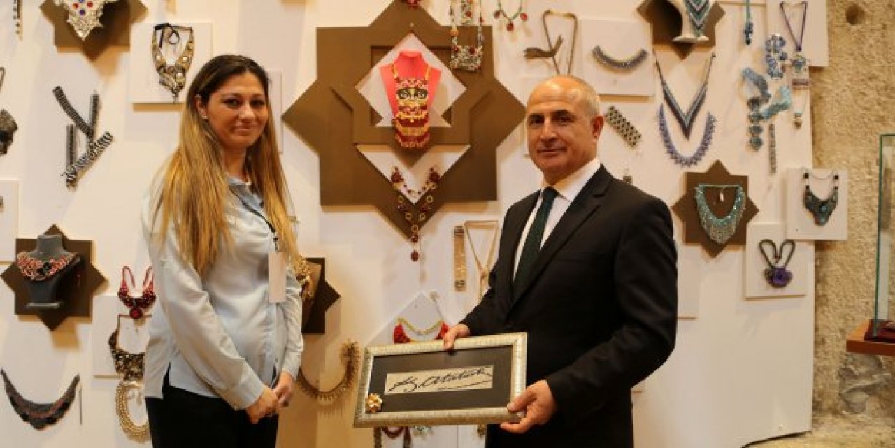 Büyükçekmeceli Kadınlar El Emeklerini Sergiledi