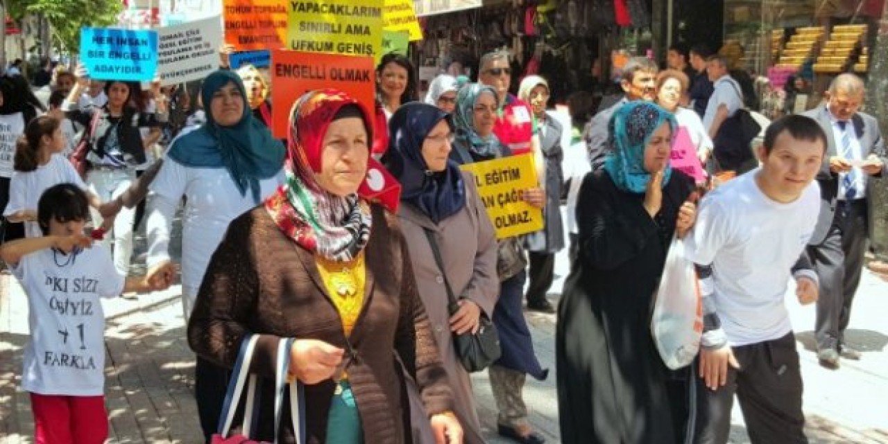 Bize engel olmayın!