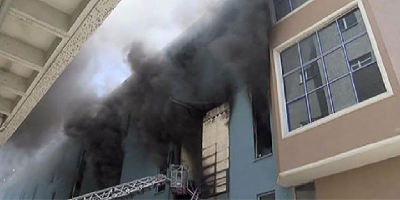 Beylikdüzünde bir fabrikada yangın