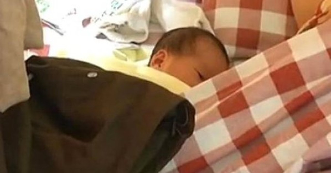 İnternet Kafede Doğum Yaptı, Oyun Oynamaya Devam Etti!