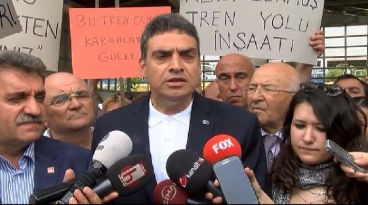 CHPlilerden &quot;trenimi istiyorum&quot; eylemi