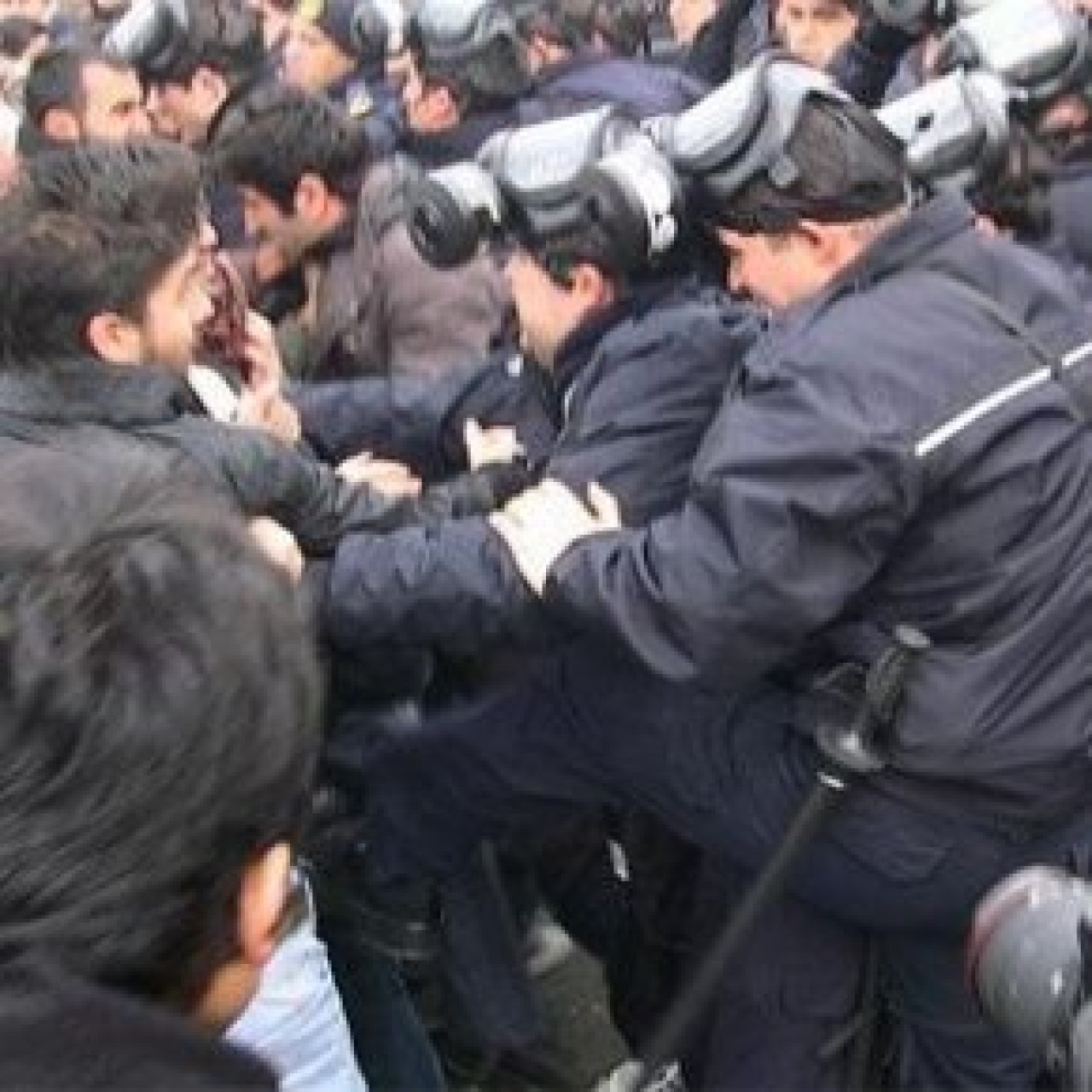 Ulaşım zammı eyleminde arbede