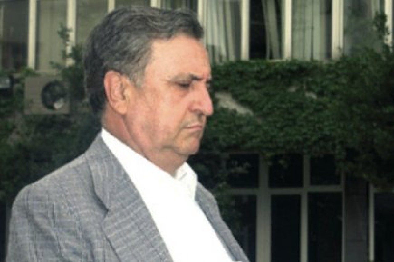 Eski Savunma Bakanı'na dolandırıcılıktan gözaltı