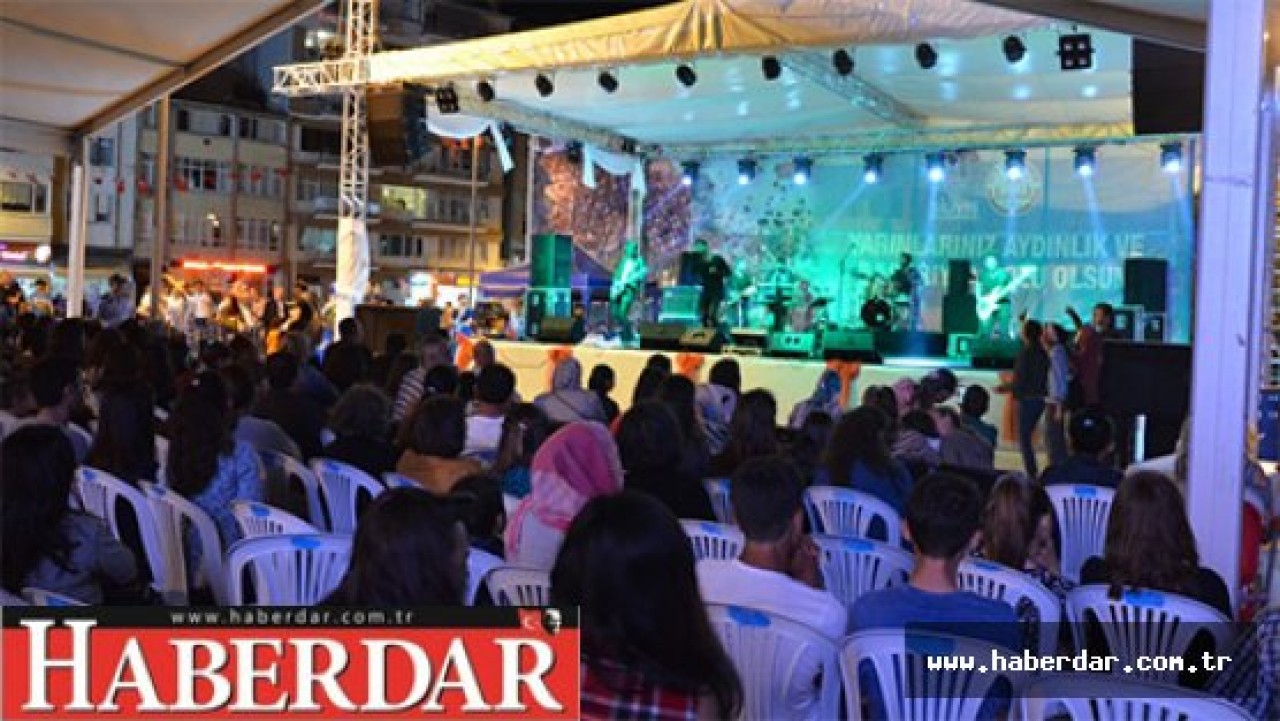 Silivri sahilinde mezuniyet coşkusu