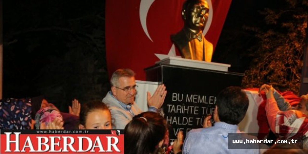 Atatürk Anıtının Açılışı Yapıldı