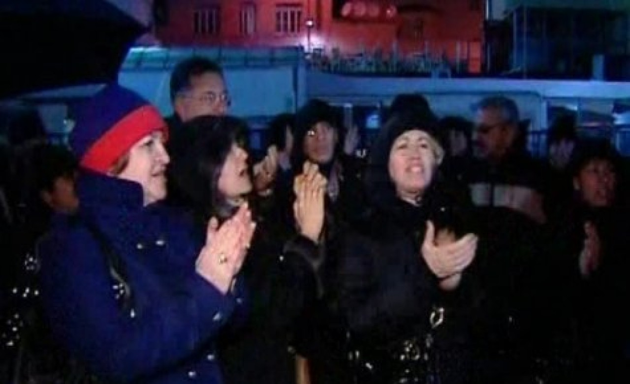 Ergenekon'a adliye önünde vatandaş tepkisi